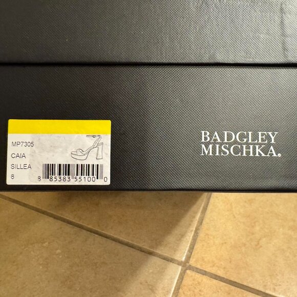 Badgley Mischka Women's Silver Courts - Picture 6 of 7